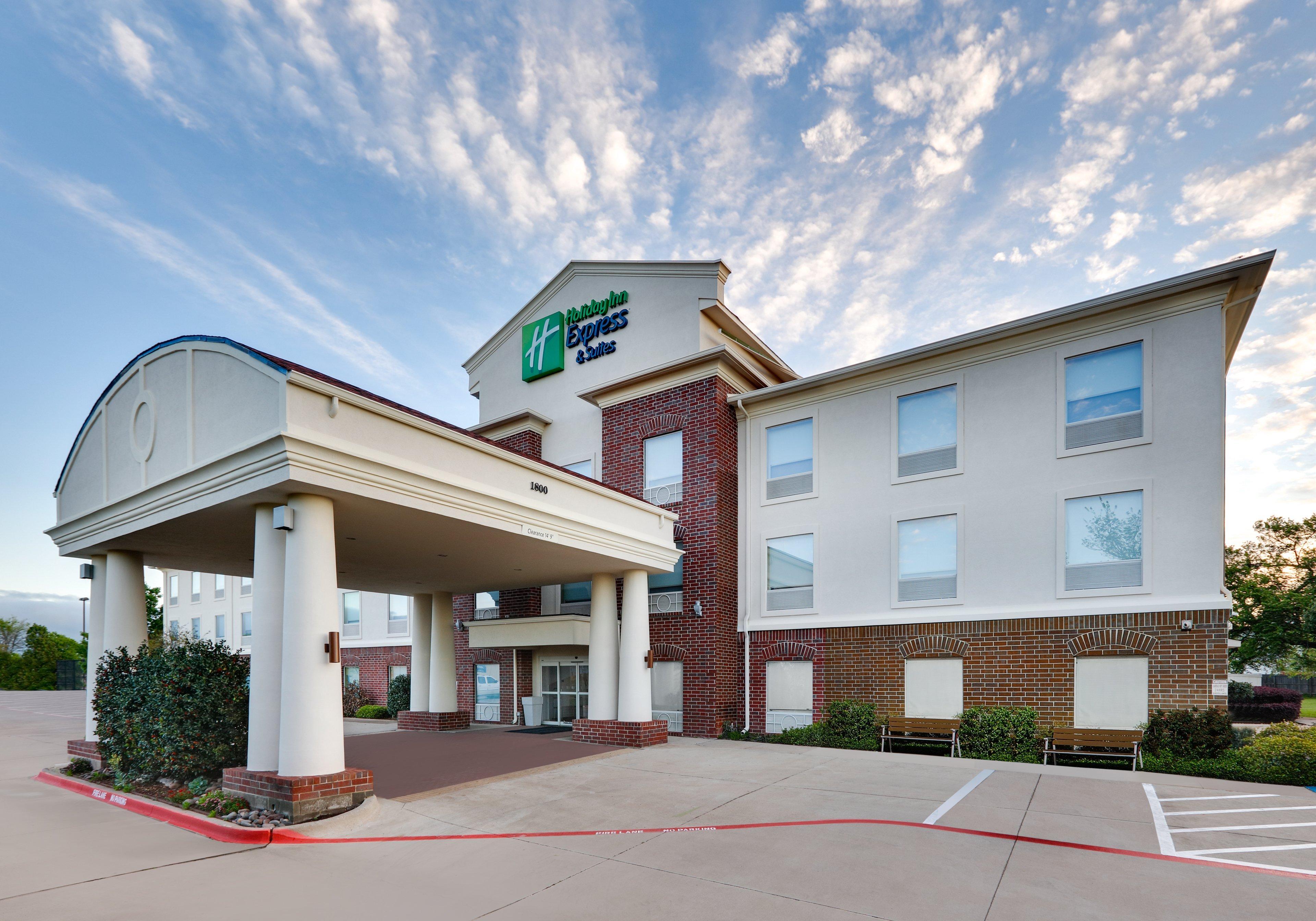Holiday Inn Express Hotel & Suites Cleburne By Ihg Экстерьер фото