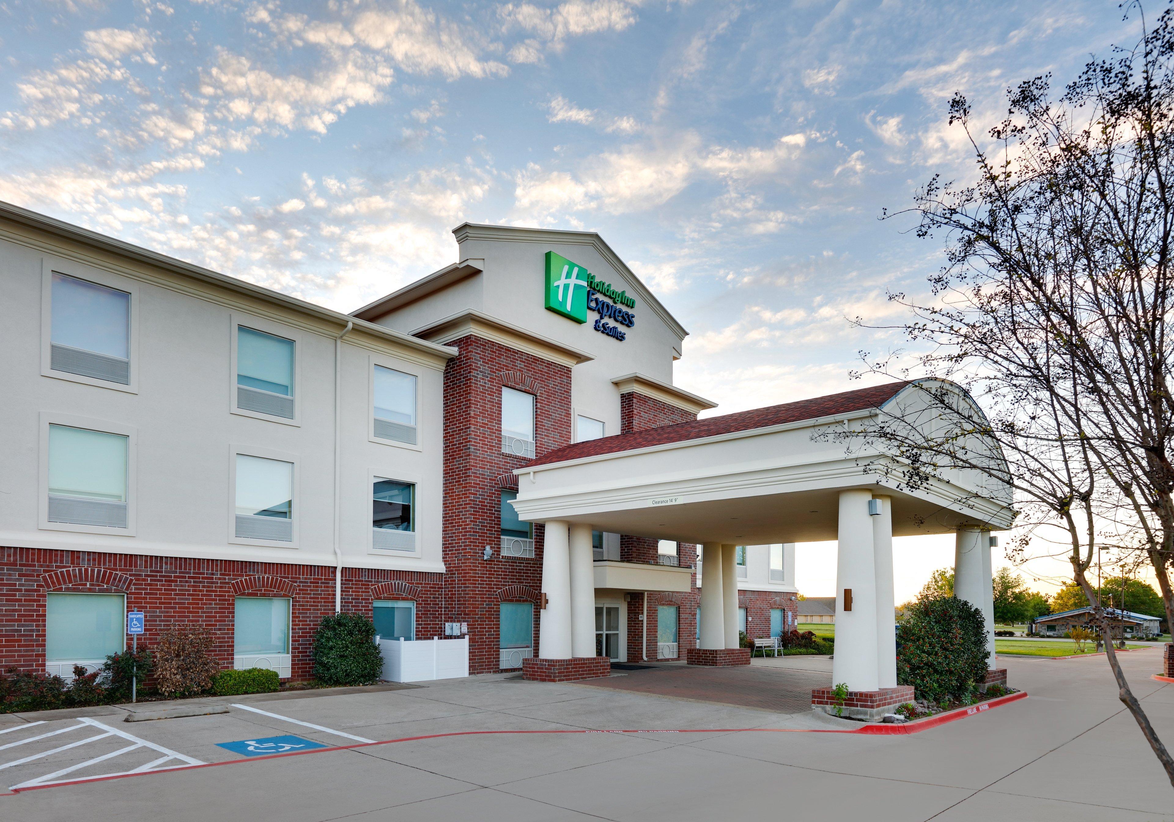 Holiday Inn Express Hotel & Suites Cleburne By Ihg Экстерьер фото