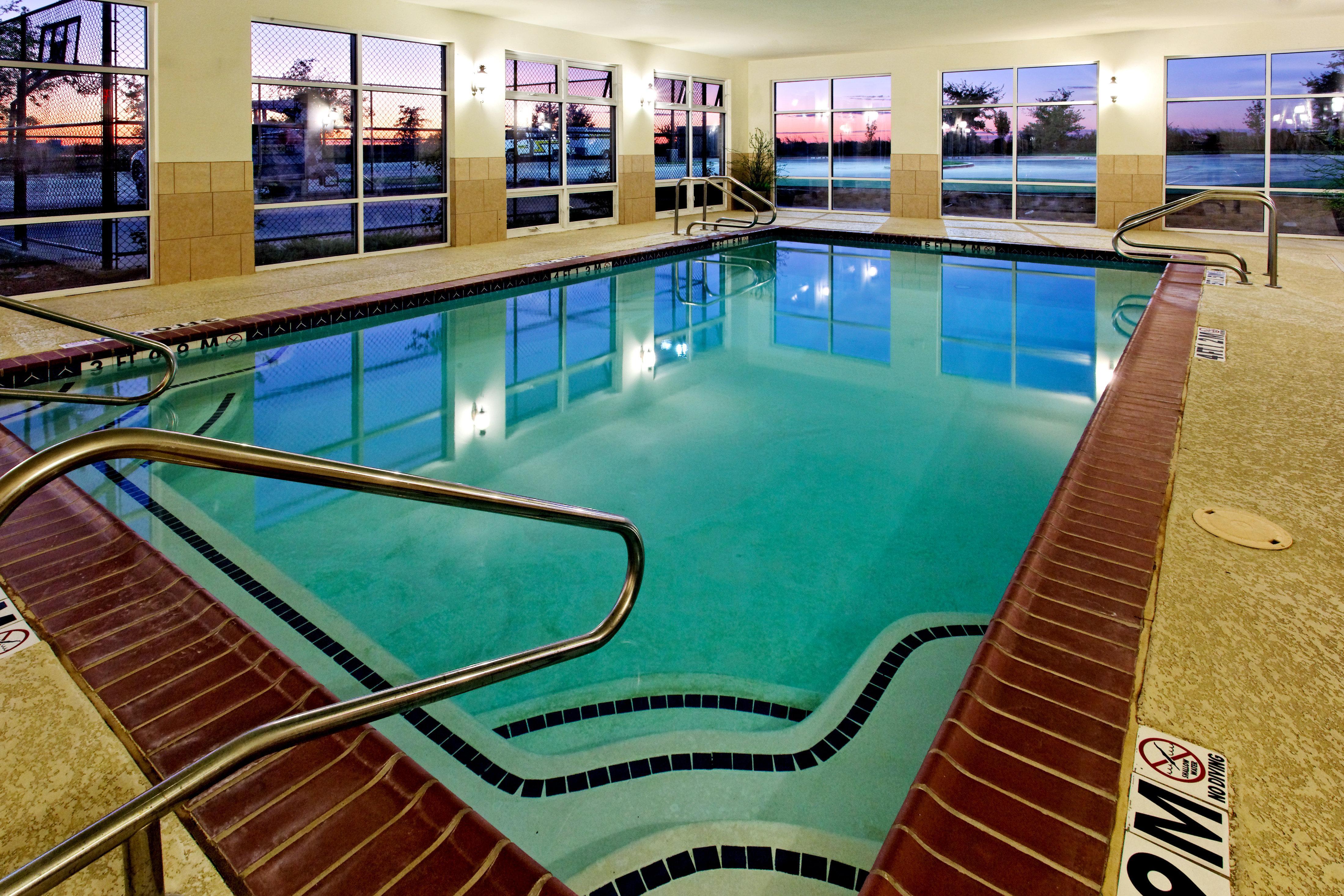Holiday Inn Express Hotel & Suites Cleburne By Ihg Экстерьер фото